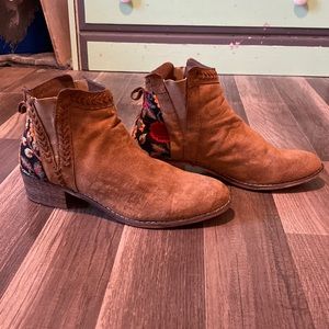 Brown embroidered boots